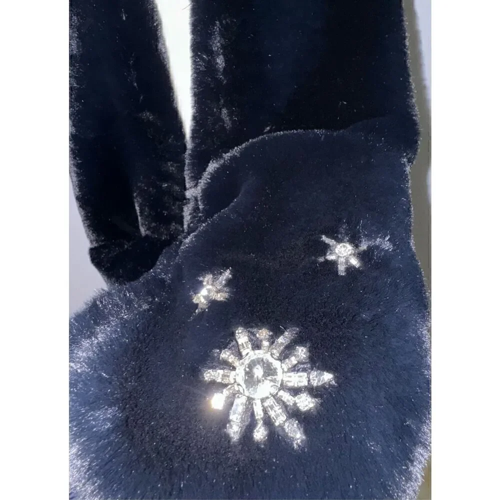 Victoria secret Winter  Angel black soft faux fur scarf with pockets